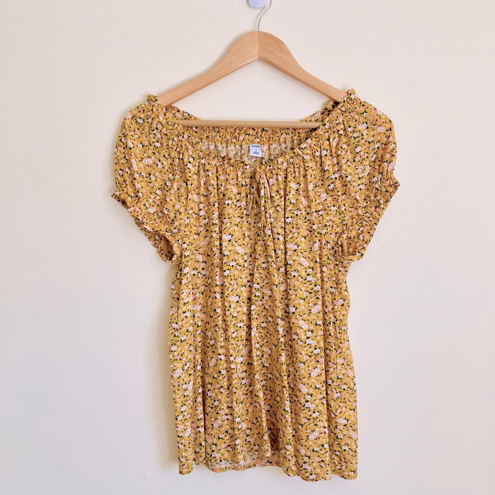 Women’s Old Navy Gold Floral Peasant Blouse